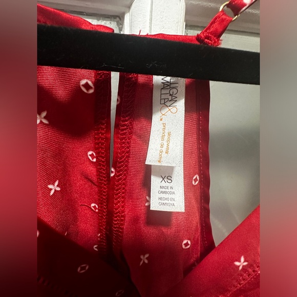 NWT GILLIGAN & O'MALLEY Red and White Nightgown - Picture 2 of 5
